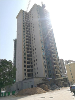 孝感澴河盛都5月份工程進度:33#外架拆除完畢,正在走水電管